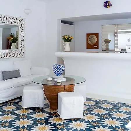 Rhenia Mykonos & Hotel 4*